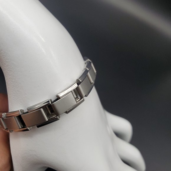 OTCuff Reflections Shiney & Matte Silver Toned Stretchy Expandable Bracelet - Picture 5 of 7